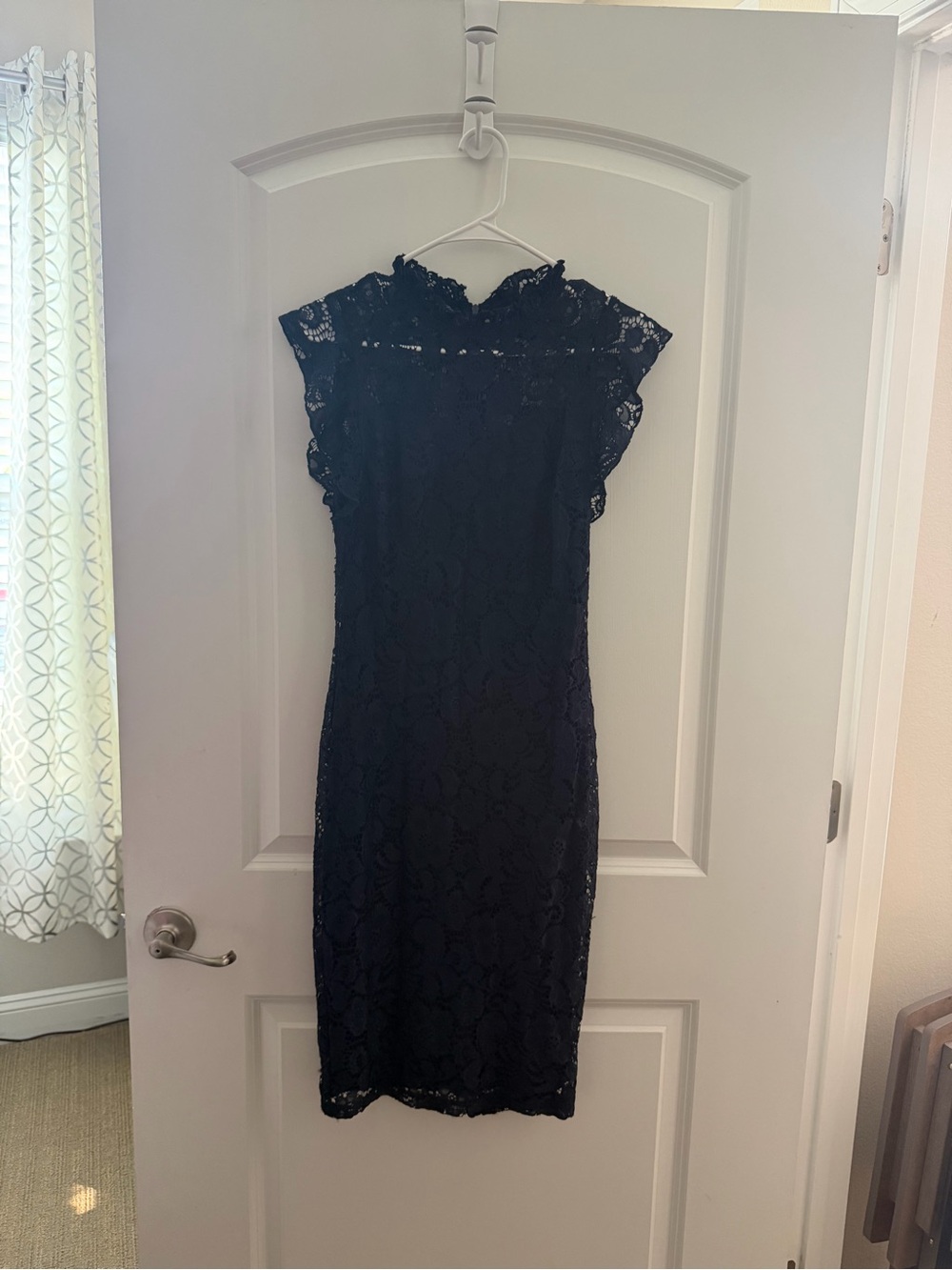 Elegant Navy Blue Lace Cap-Sleeve Sheath Dress
